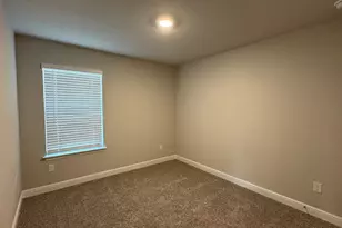 219 Sandstone Cir, Granbury, TX 76048 - Photo 16
