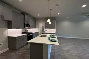 225 Sandstone Cir, Granbury, TX 76048 - Photo 2