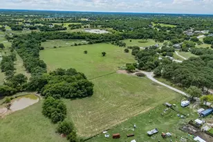 381 Bynum Rd, Bowie, TX 76230 - Photo 32