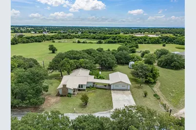 381 Bynum Road, Bowie, TX 76230 - Photo 6