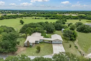 381 Bynum Rd, Bowie, TX 76230 - Photo 6