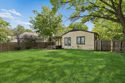 1120 S Pine Street, Grapevine, TX 75050 - Photo 2