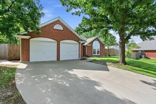 1451 Shadow Run, Weatherford, TX 76086 - Photo 2