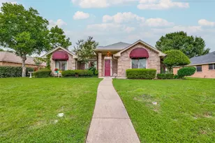305 Sondra Way, Red Oak, TX 75154 - Photo 2