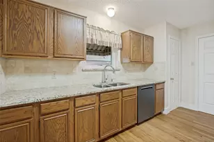 305 Sondra Way, Red Oak, TX 75154 - Photo 10