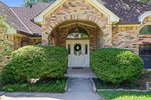 3813 Cambridge Cir W, Bedford, TX 76021 - Photo 6