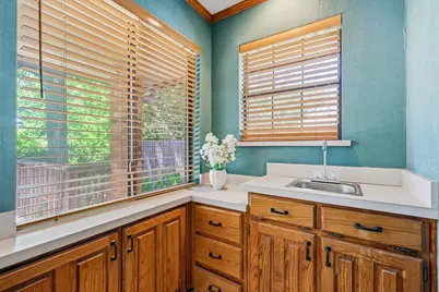 3813 Cambridge Circle W, Bedford, TX 76021 - Photo 12