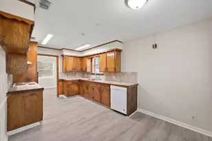1102 Oaklawn Dr, Corsicana, TX 75110 - Photo 12