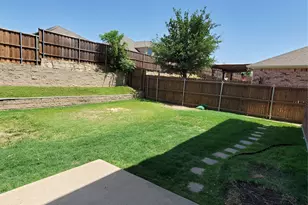 2810 Morgan Dr, Celina, TX 75009 - Photo 2