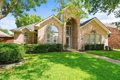 8901 Lakepointe Avenue, Rowlett, TX 75088 - Photo 2