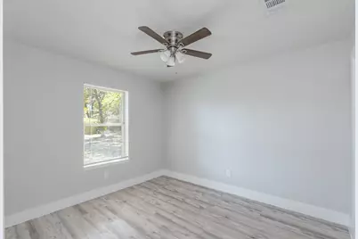 5914 Asbury Avenue #A, Fort Worth, TX 76119 - Photo 10