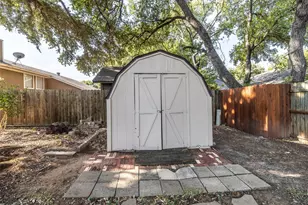 2403 Bayberry Ln, Euless, TX 76039 - Photo 30
