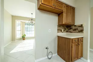 2403 Bayberry Ln, Euless, TX 76039 - Photo 10