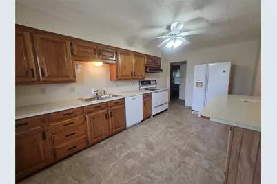 1213 Hillcrest Drive, Graham, TX 76450 - Photo 22