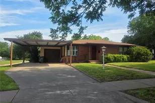 1213 Hillcrest Dr, Graham, TX 76450 - Photo 2