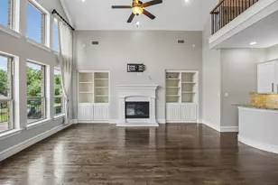 134 Santa Rosa Way, Irving, TX 75062 - Photo 2