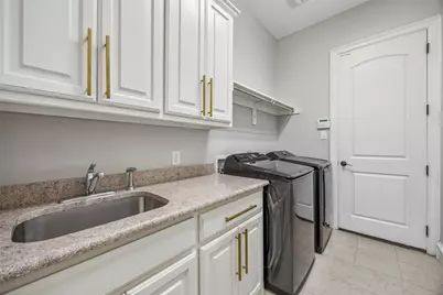 134 Santa Rosa Way, Irving, TX 75062 - Photo 12