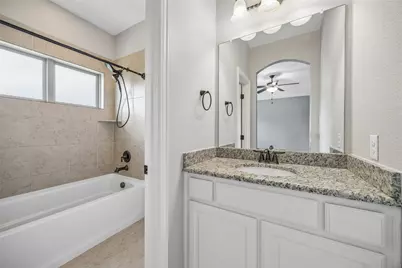 134 Santa Rosa Way, Irving, TX 75062 - Photo 22