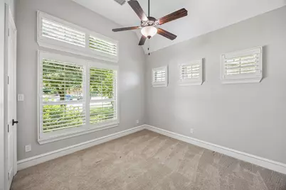 134 Santa Rosa Way, Irving, TX 75062 - Photo 16