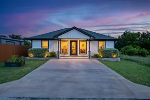 2308 Centaurus Way, Granbury, TX 76048 - Photo 2