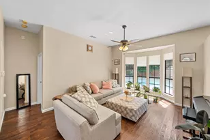 4137 Mapleridge Dr, Grapevine, TX 76051 - Photo 4