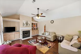 4137 Mapleridge Dr, Grapevine, TX 76051 - Photo 6