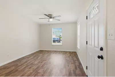 4909 Sandage Avenue, Fort Worth, TX 76115 - Photo 4