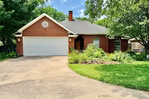 2121 Preston Pl, Denton, TX 76209 - Photo 2