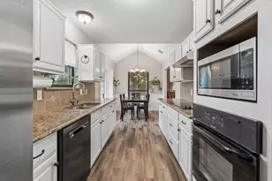 1907 Lansdown Ct, Carrollton, TX 75010 - Photo 4