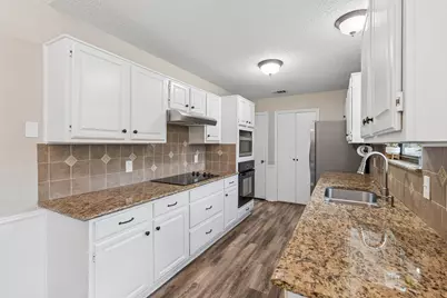 1907 Lansdown Court, Carrollton, TX 75010 - Photo 6