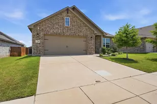 1504 Sand Dollar Trl, Weatherford, TX 76087 - Photo 2