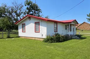 57 W Palo Pinto St, Santo, TX 76472 - Photo 2