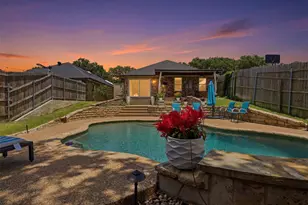 3107 Emerald St, Bedford, TX 76021 - Photo 2
