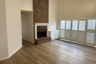 306 Cimarron Trail, Irving, TX 75063 - Photo 6