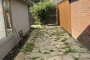 306 Cimarron Trail, Irving, TX 75063 - Photo 22