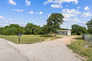 139 Cedar Dr, Azle, TX 76020 - Photo 2