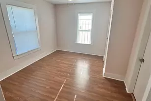 1038 E Maddox Ave, Fort Worth, TX 76104 - Photo 8