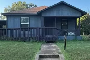 1038 E Maddox Ave, Fort Worth, TX 76104 - Photo 1