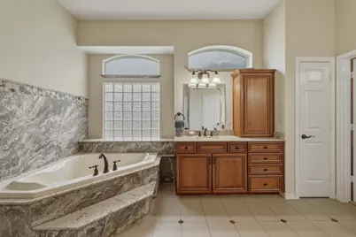 7612 Oak Knoll Drive, North Richland Hills, TX 76182 - Photo 20
