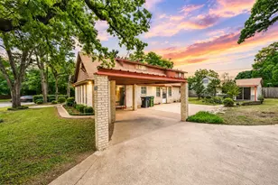 1700 Chip-N-Dale Dr, Arlington, TX 76012 - Photo 1