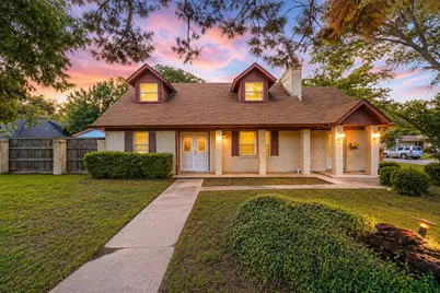 1700 Chip N Dale Drive, Arlington, TX 76012 - Photo 2