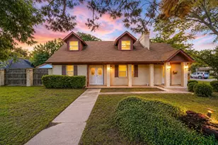 1700 Chip-N-Dale Dr, Arlington, TX 76012 - Photo 2