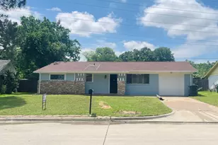 1905 Brookview Dr, Arlington, TX 76010 - Photo 1