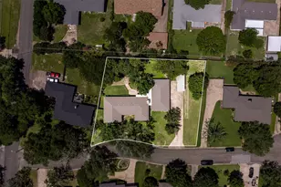 708 Topeka Dr, Woodway, TX 76712 - Photo 2