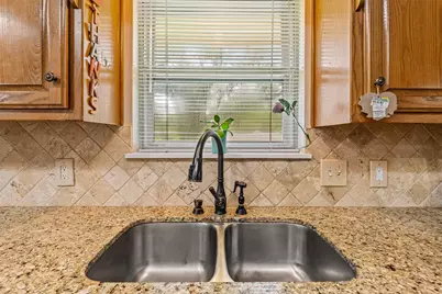 708 Topeka Drive, Woodway, TX 76712 - Photo 8