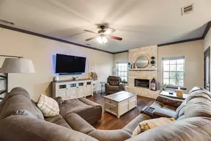 1132 Chartres St, Oak Ridge, TX 75142 - Photo 4