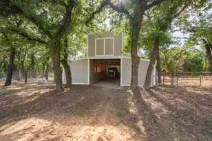 923 Natty Flat Rd, Lipan, TX 76462 - Photo 8