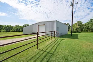 923 Natty Flat Rd, Lipan, TX 76462 - Photo 14