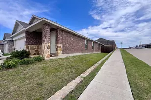 1302 Draper Ln, Forney, TX 75126 - Photo 2