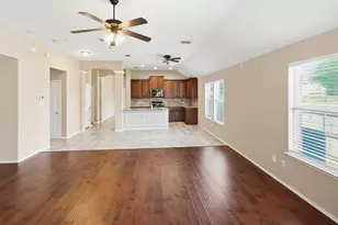 15513 Landing Creek Ln, Fort Worth, TX 76262 - Photo 6